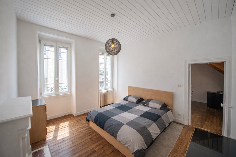 MAISON - TRIPLEX - T5 - CENTRE VILLE - PIECE DE VIE 30M² - 3 CHAMBRES - CHARME - ATYPIQUE photo 3